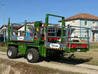 Bosi ABMHE — carro raccolta frutta semovente ibrido diesel ed elettrico costruito da Bosi SRL
